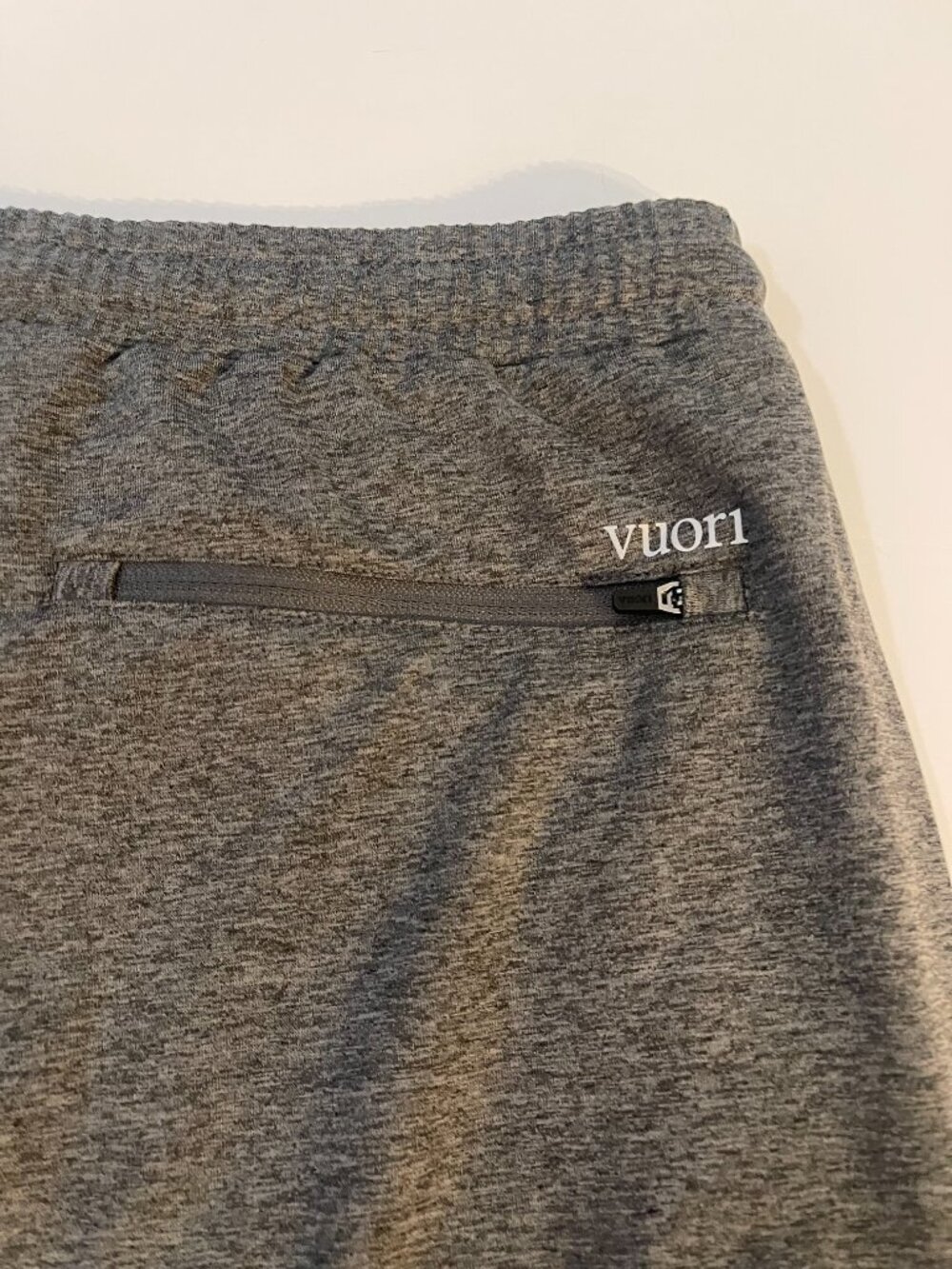 Vuori Sunday Performance Jogger V416 NWT Large Charcoal Heather - Picture 8 of 9